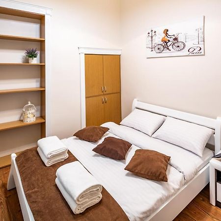 Avangard On Sholom Aleikhema St 7 Apart Apartman Lviv Kültér fotó